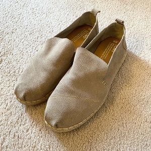 TOMS Suede Slip On Shoe LIKE NEW! size 8